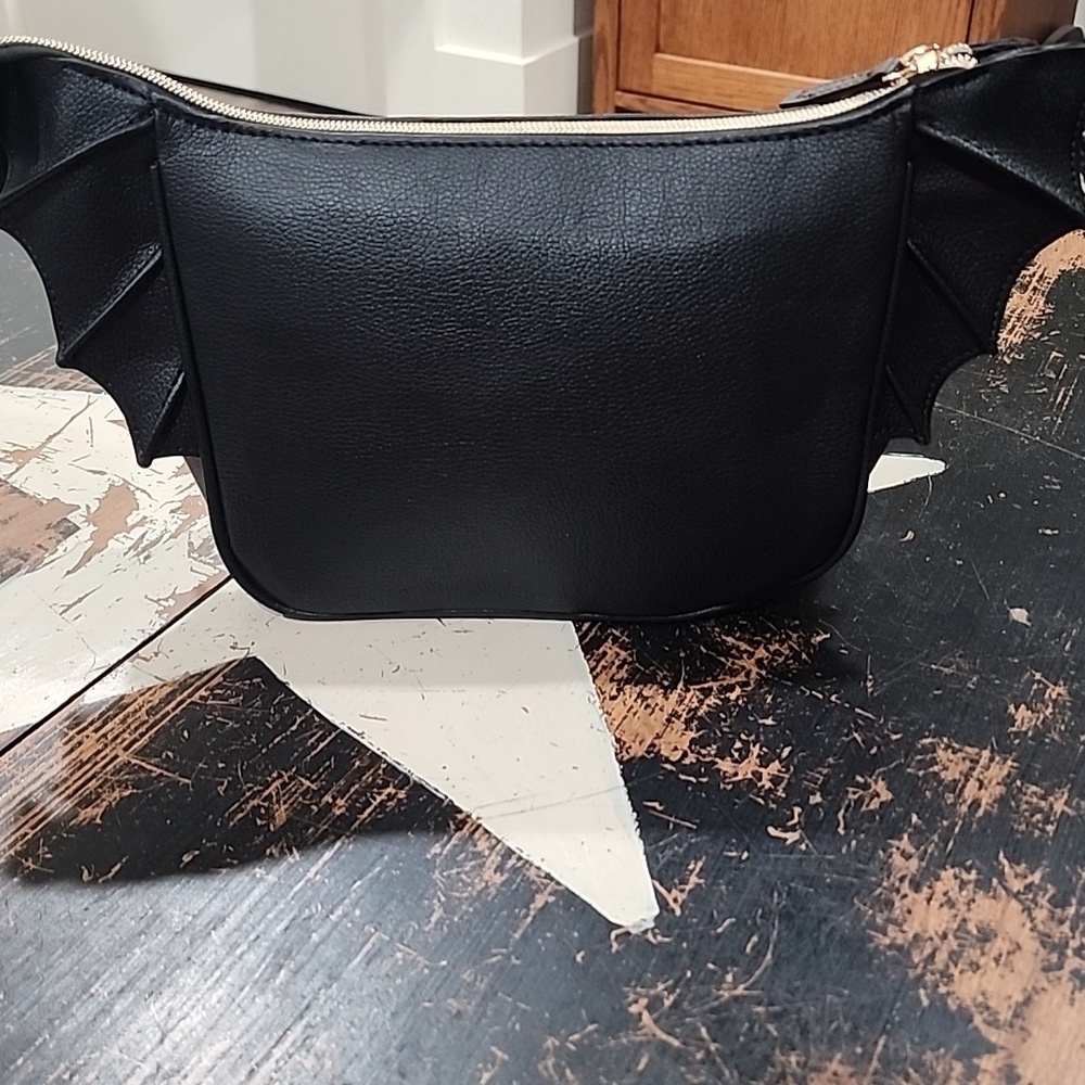 JEFFREE STAR Black Bat Wing 🦇Full Zip Makeup Bag Halloween 🎃 2021 Gothic NEW - Picture 3 of 3
